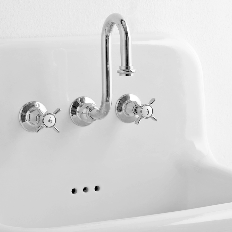 CERAMIC MOUNTED SMALL SINK - DYKE & DEAN