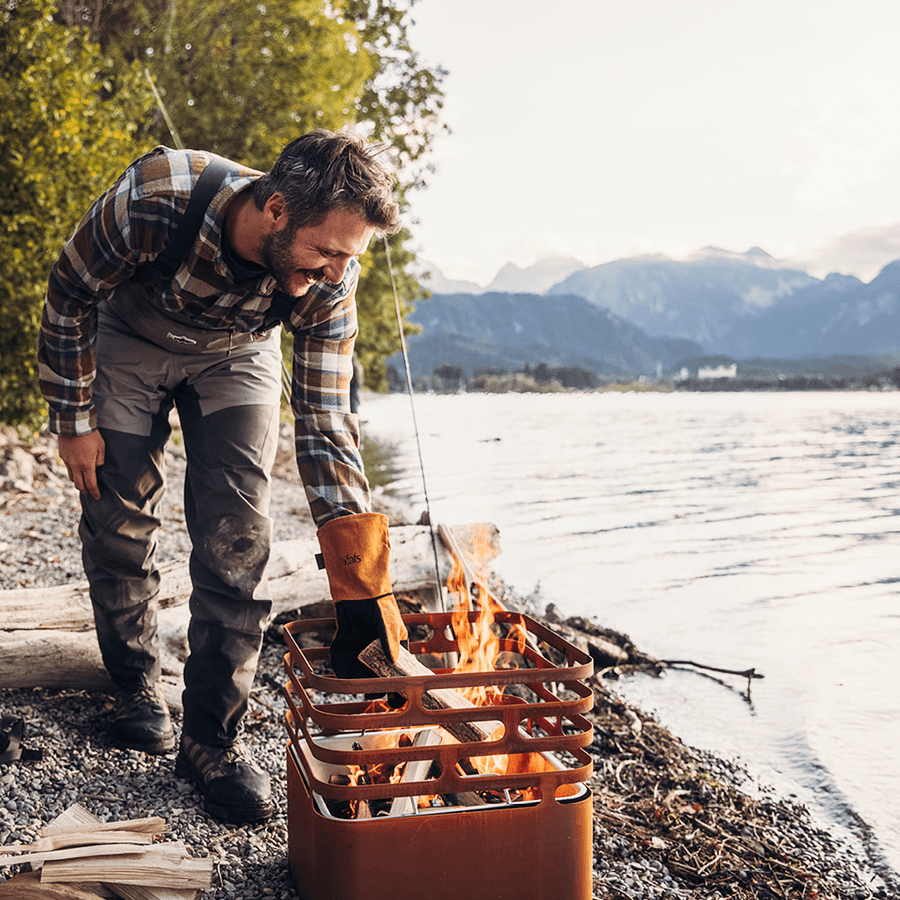 CUBE FIRE BASKET & GRILL RUSTY CUBE GRILL - DYKE & DEAN