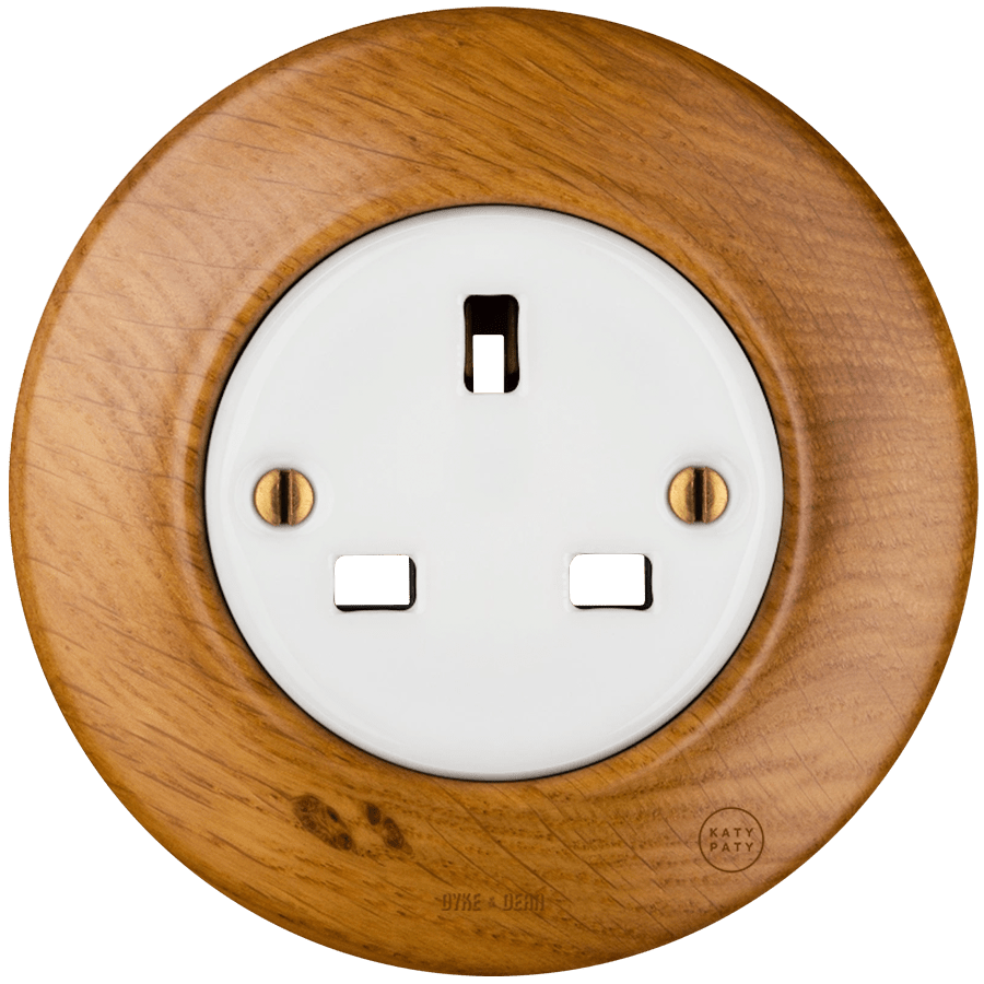 WOODEN PORCELAIN WALL SOCKET ROBUS UK - DYKE & DEAN